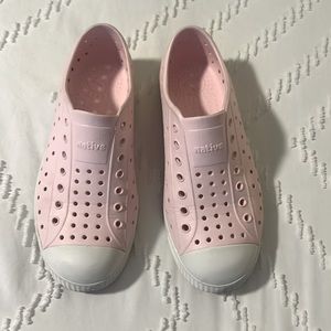 Girls J2 pink and white Natives perfect condition hardly worn